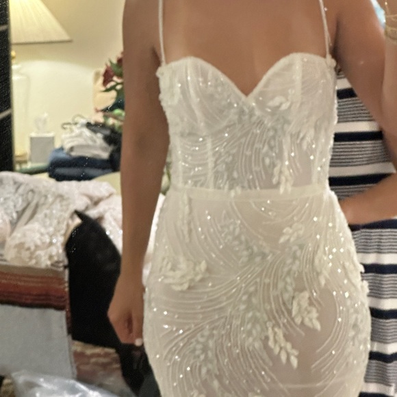 $8800 Eisen Stein Bridal dress - Picture 3 of 9